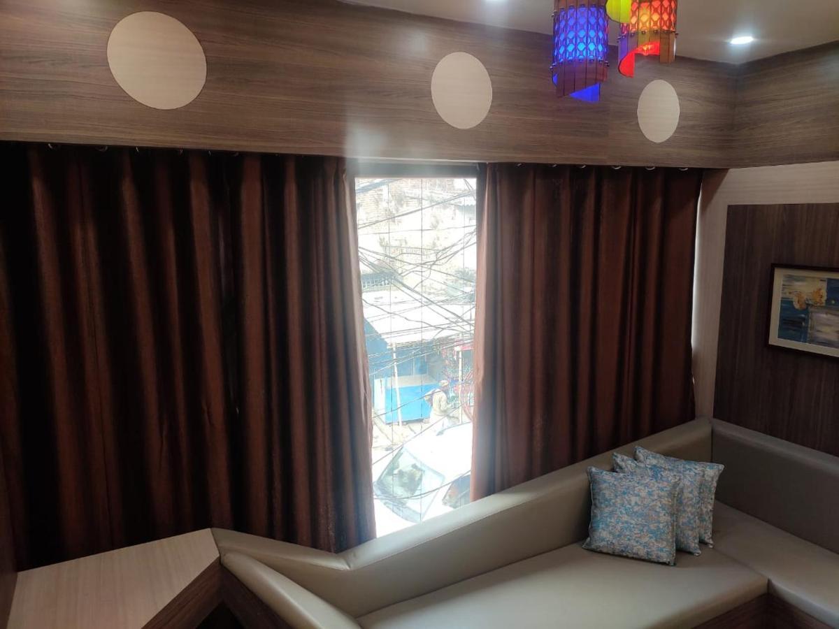 Hotel Central Square "A Couple Friendly Hotel" Muzaffarpur Exterior photo
