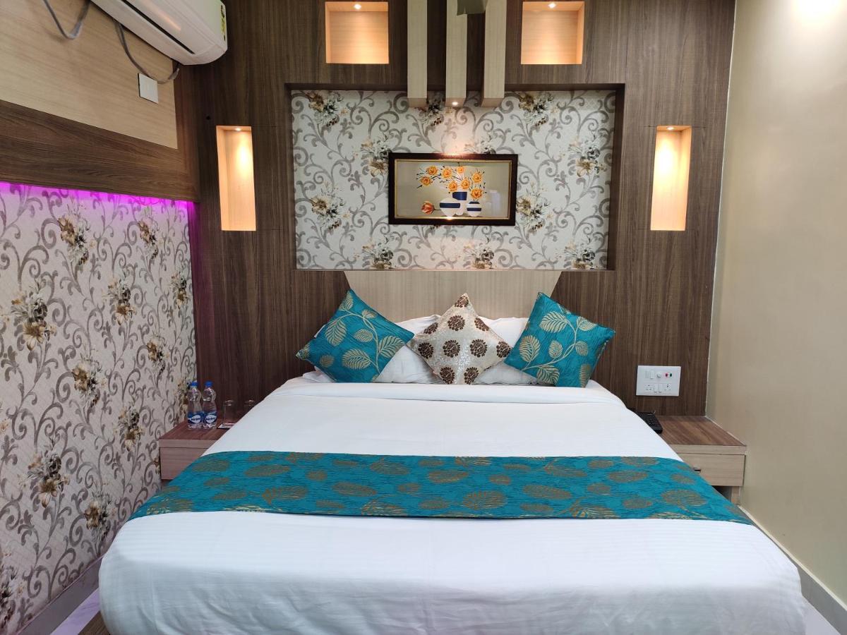 Hotel Central Square "A Couple Friendly Hotel" Muzaffarpur Exterior photo
